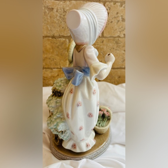 Lladro Porcelain Figurine “For You” Retired #5453 Boy & Girl 9 H” Flowers - Picture 6 of 10